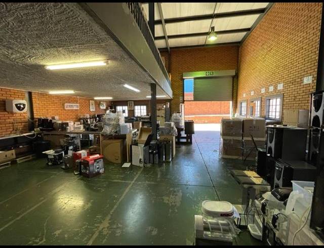 INDUSTRIAL PROPERTY TO RENT IN HENNOPSPARK